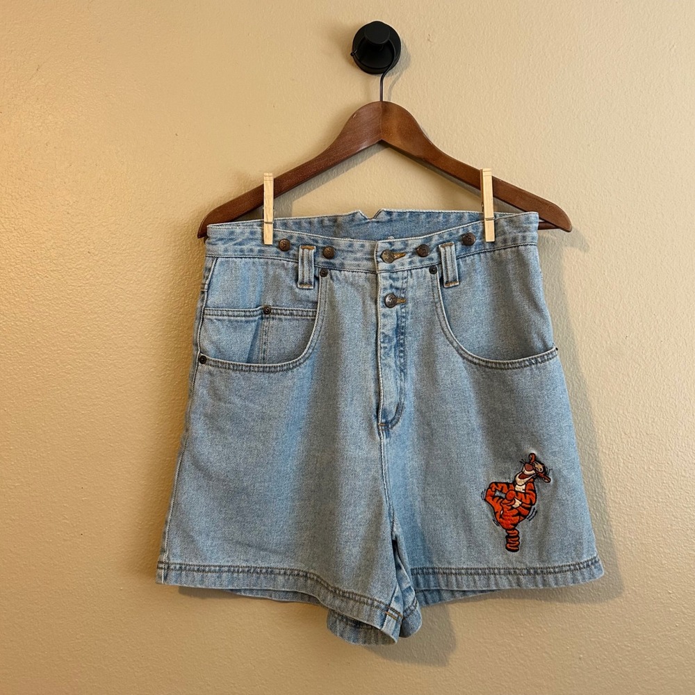 Vintage High Waisted Original Tigger Patch Demin Rivet Shorts - Mickey Inc. - Picture 3 of 17